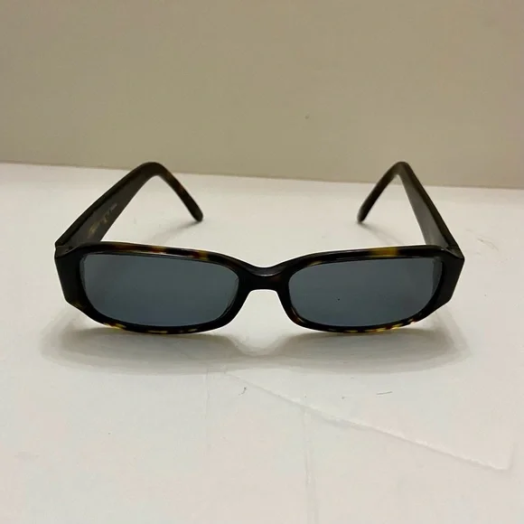 Fendi, Brown Tortoise Sunglasses with Gold Floral Design F924 215 135 Fendi | Accessories | Fendi Brown Tortoise Sunglasses With  main image 3